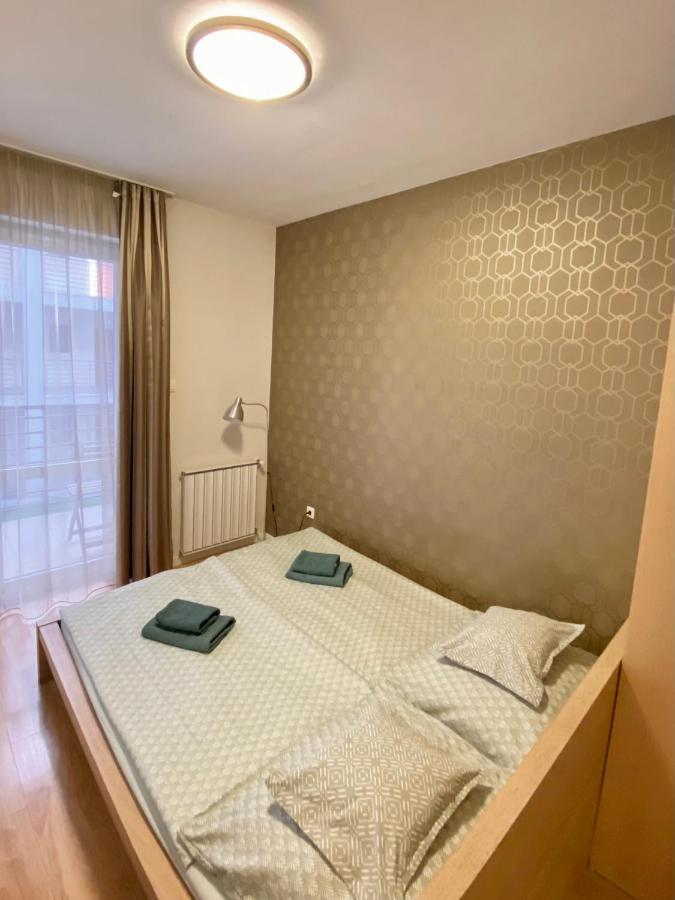 The Prince'S Neighbour Apartment Budapest With Free Garage Exterior photo